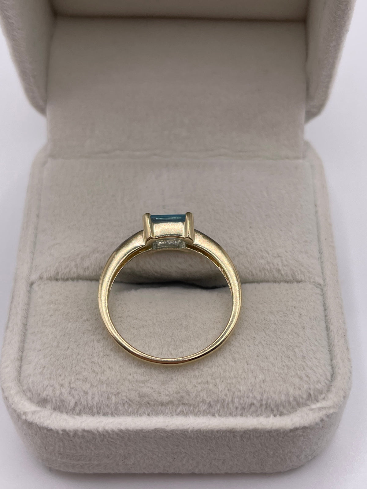 9ct gold topaz and diamond ring