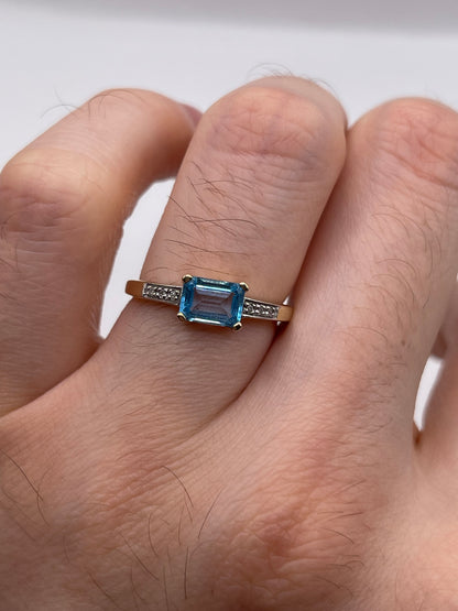 9ct gold topaz and diamond ring