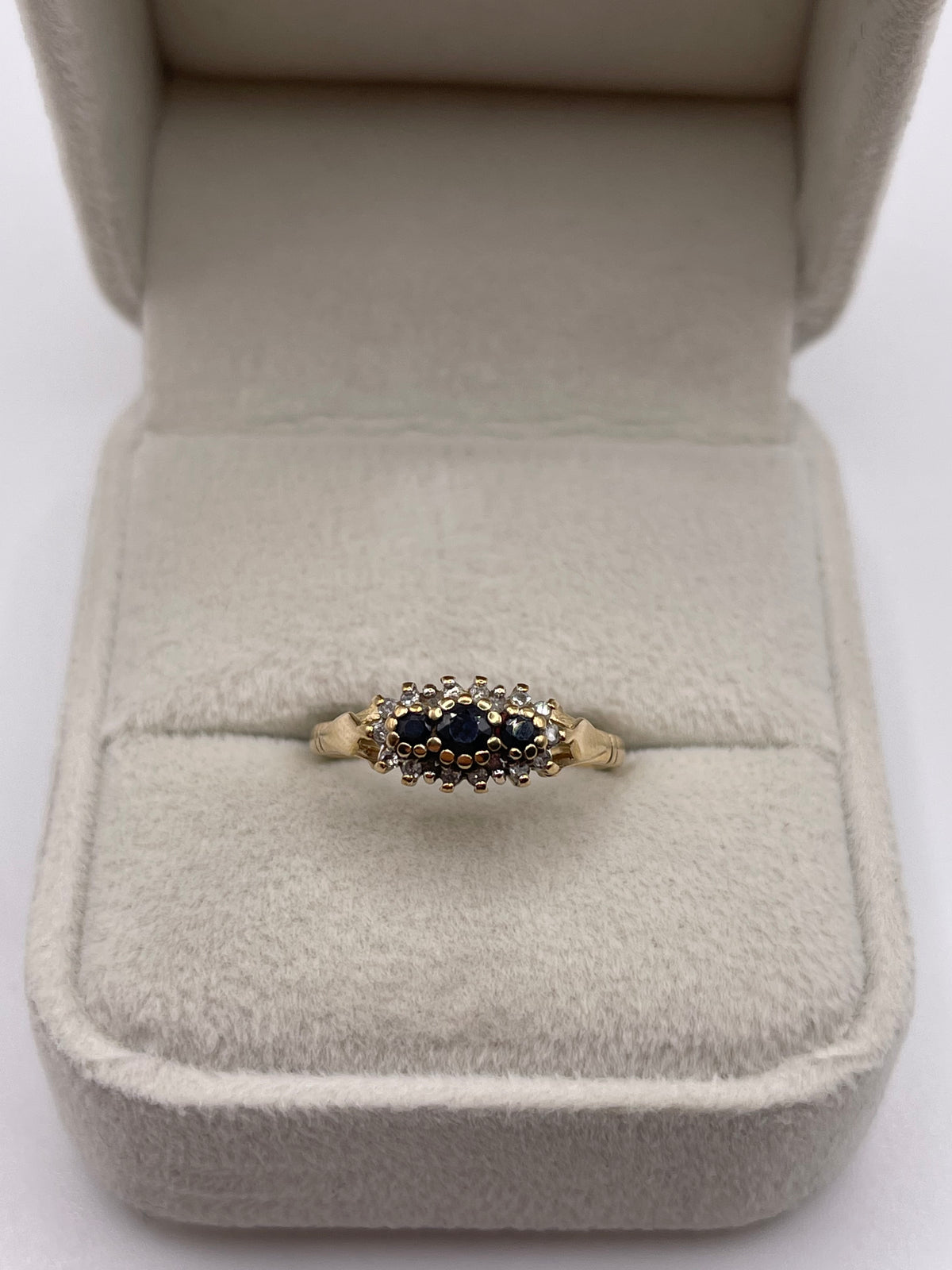 9ct gold sapphire and diamond ring