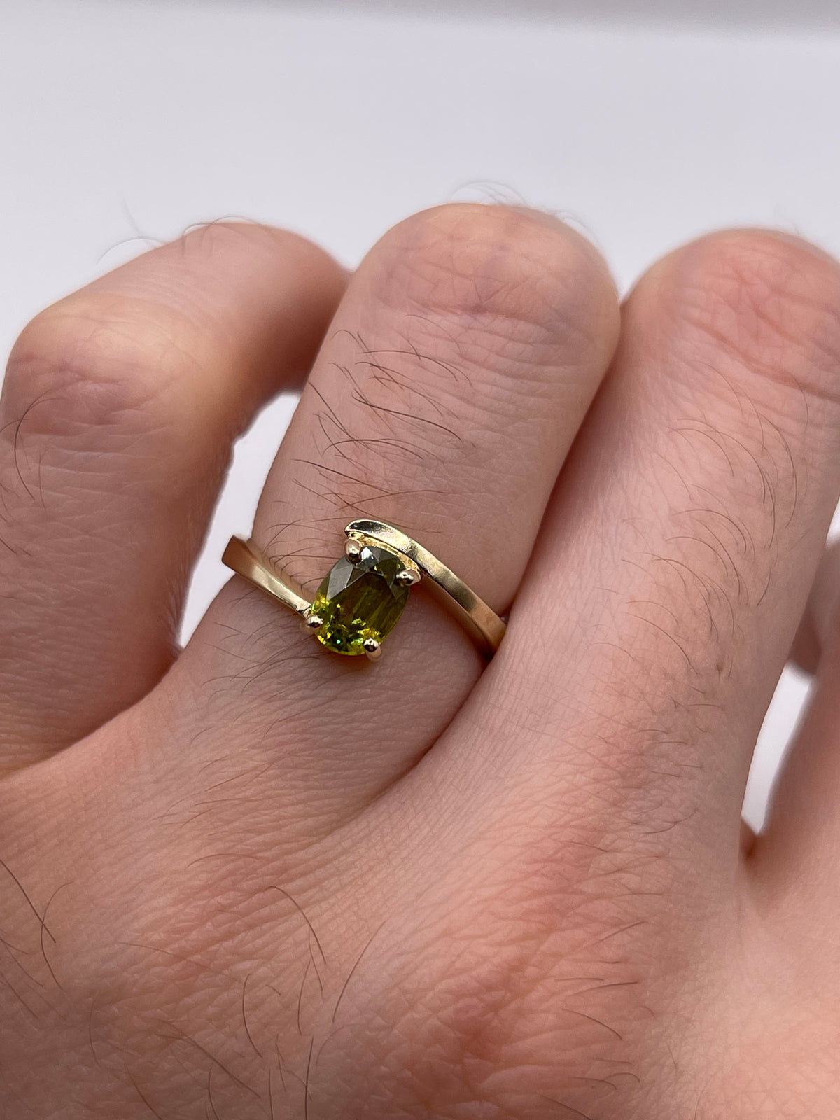 9ct gold sphene ring