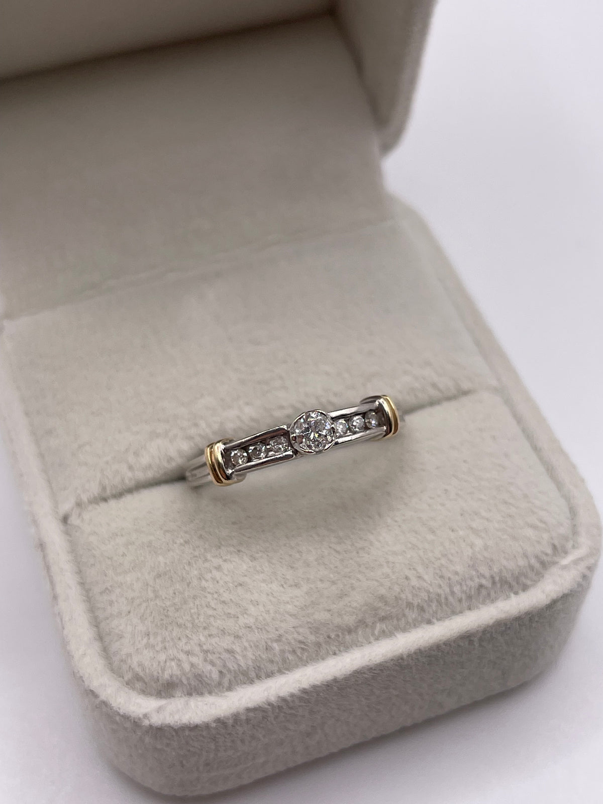 9ct white gold diamond ring