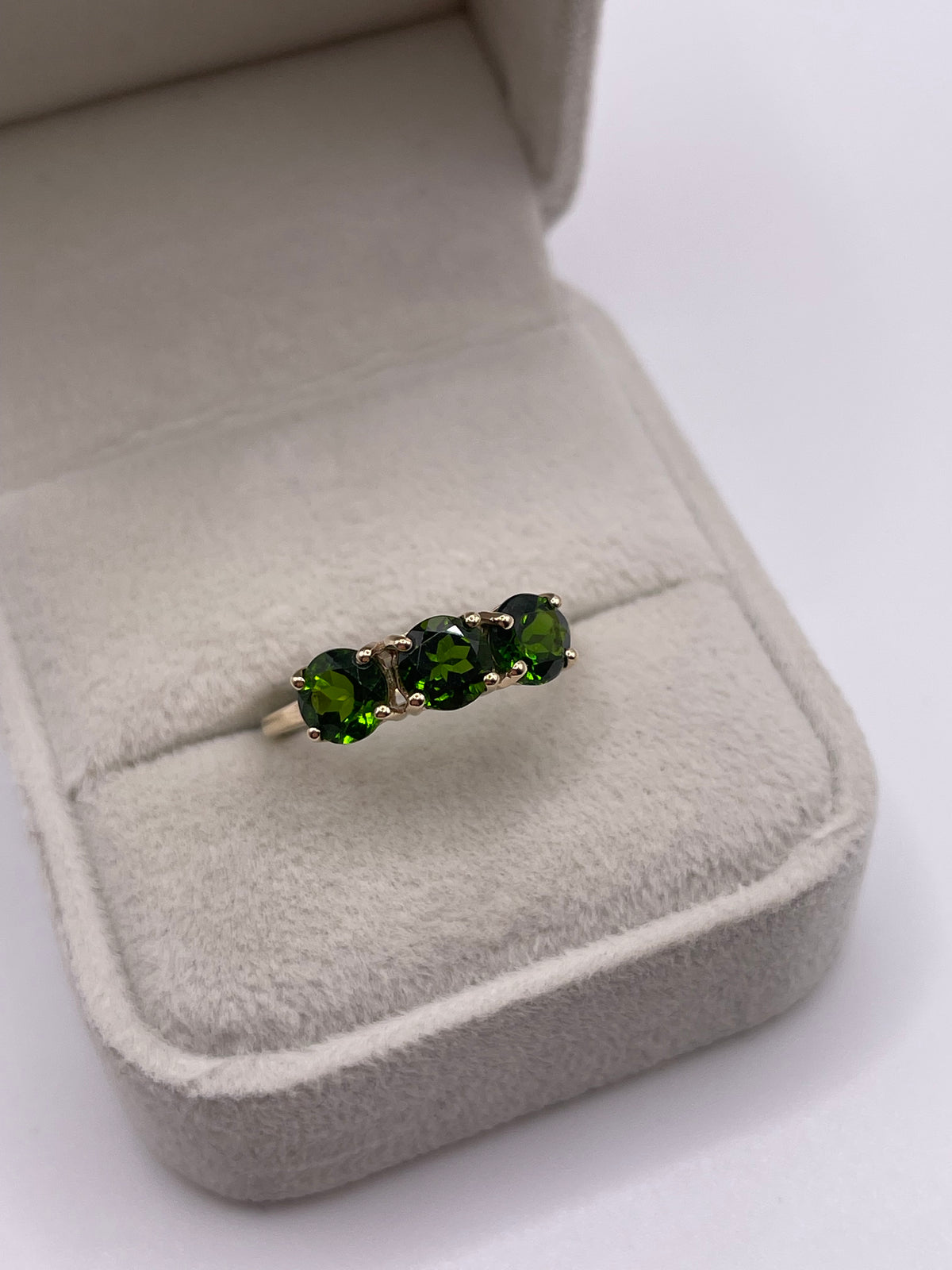 9ct gold diopside ring