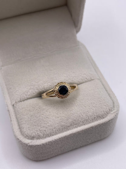 9ct gold sapphire ring