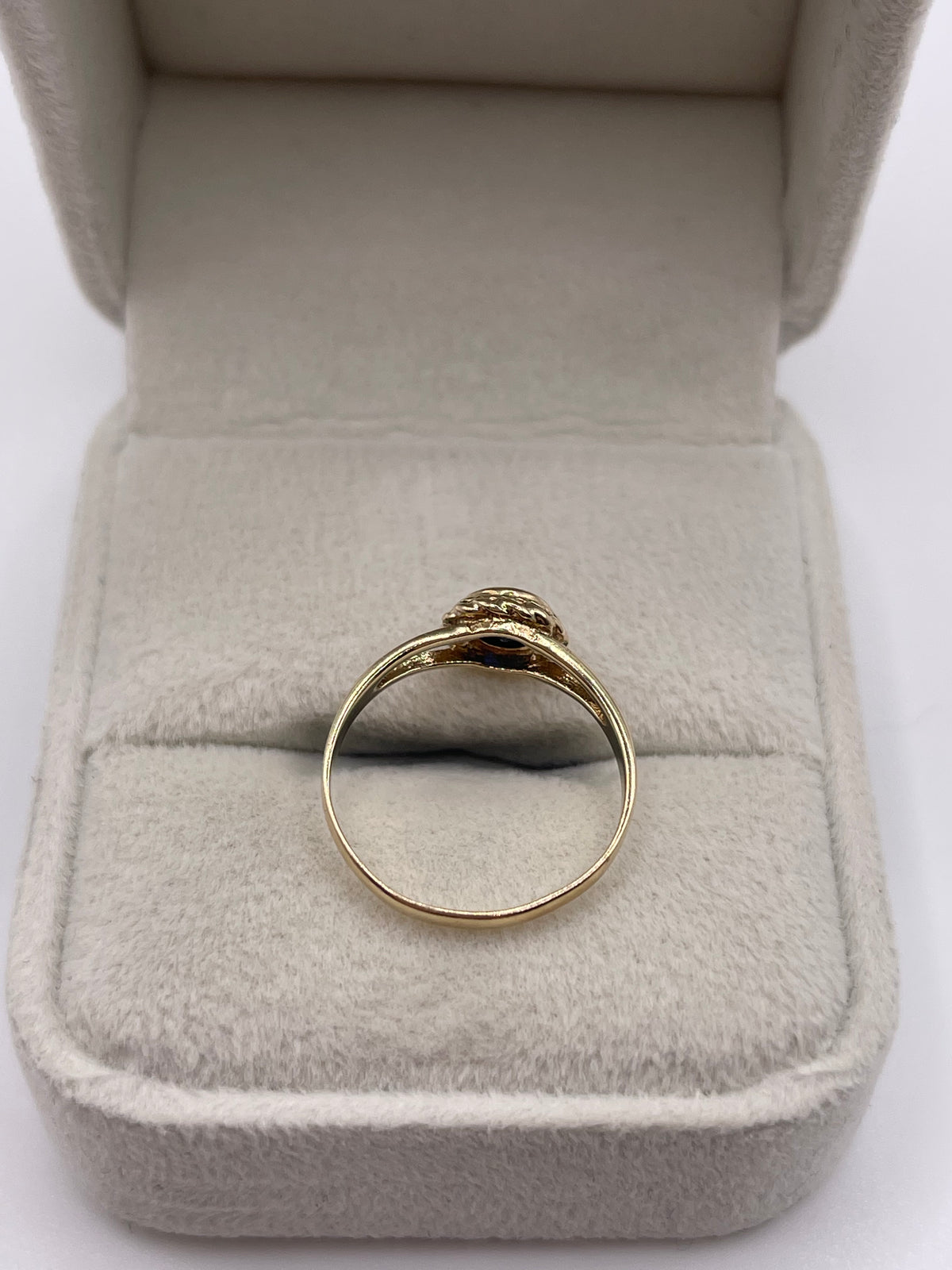 9ct gold sapphire ring