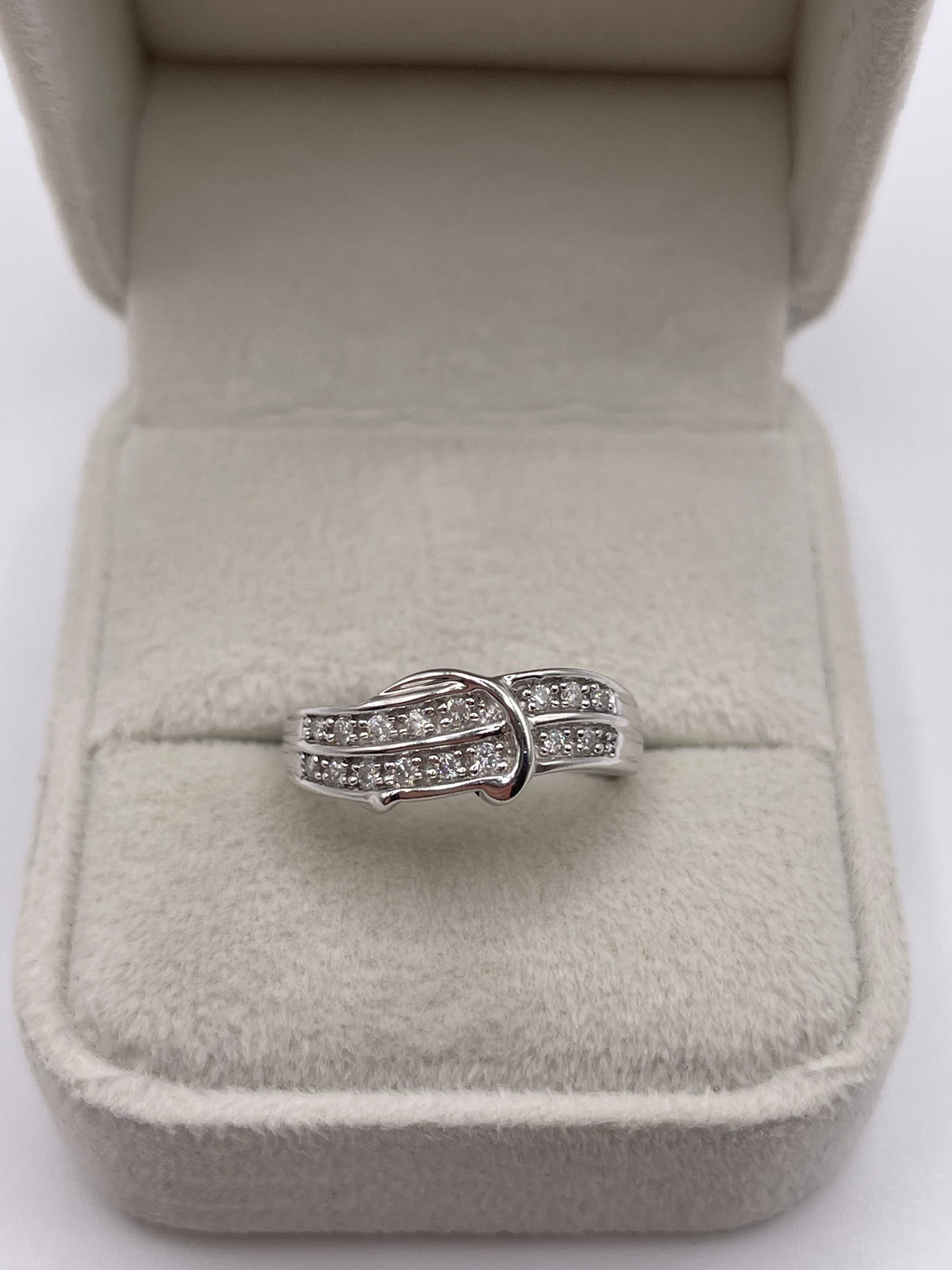 9ct white gold diamond ring