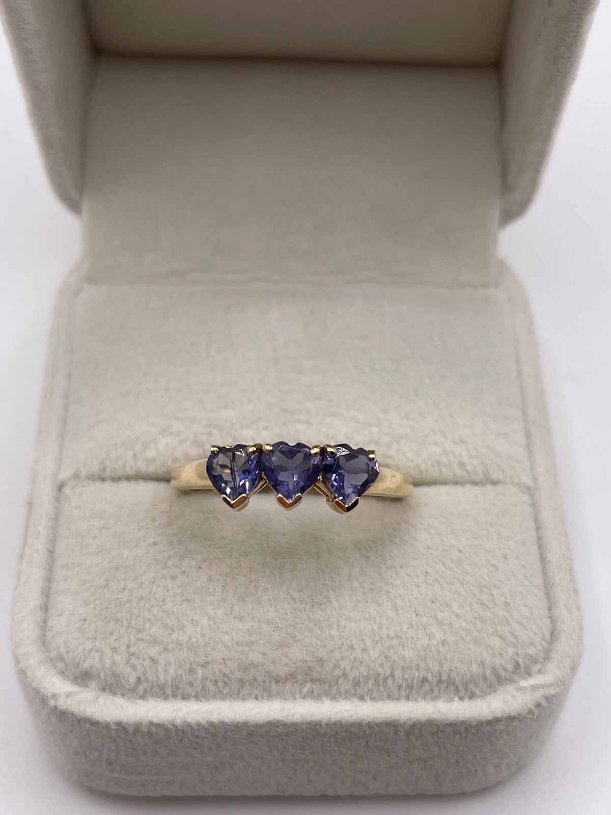 9ct gold iolite heart ring