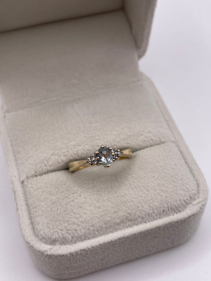 9ct gold aquamarine and diamond ring