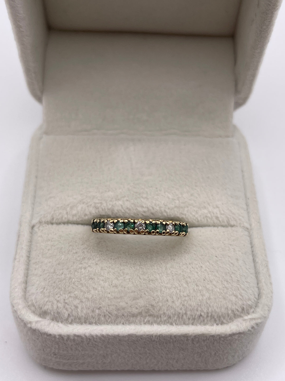 9ct gold emerald and diamond ring