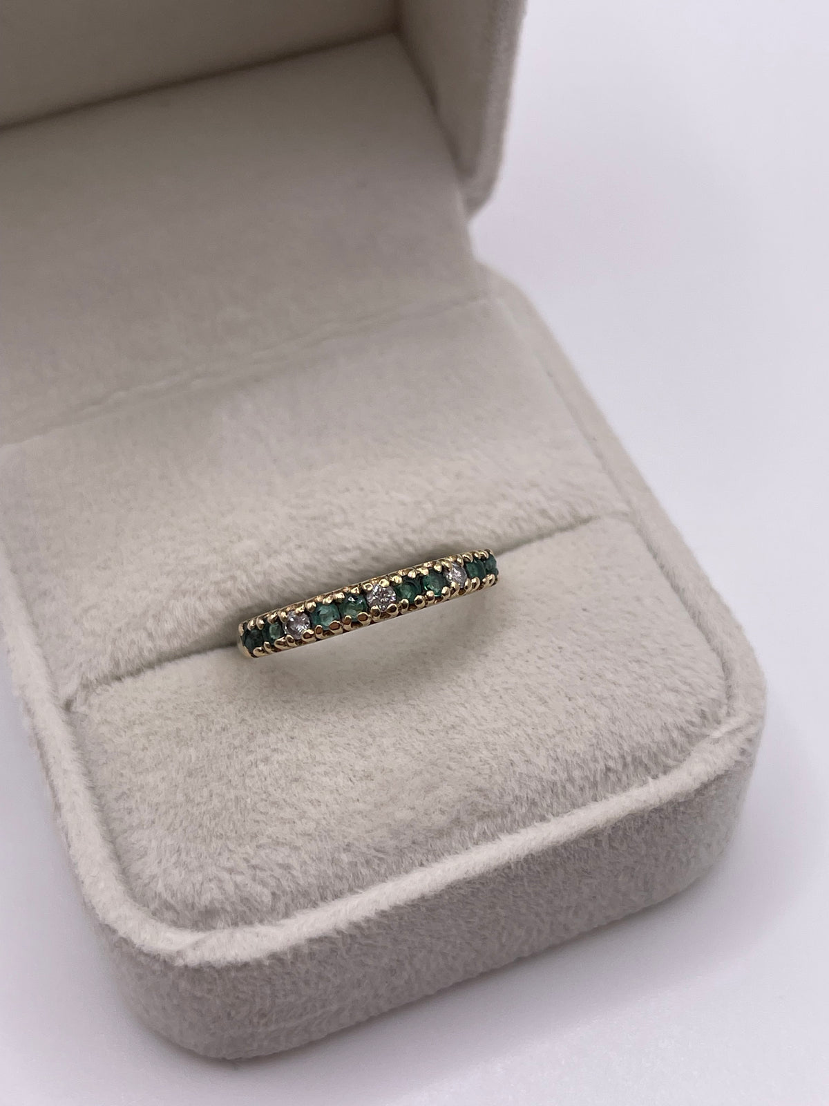 9ct gold emerald and diamond ring