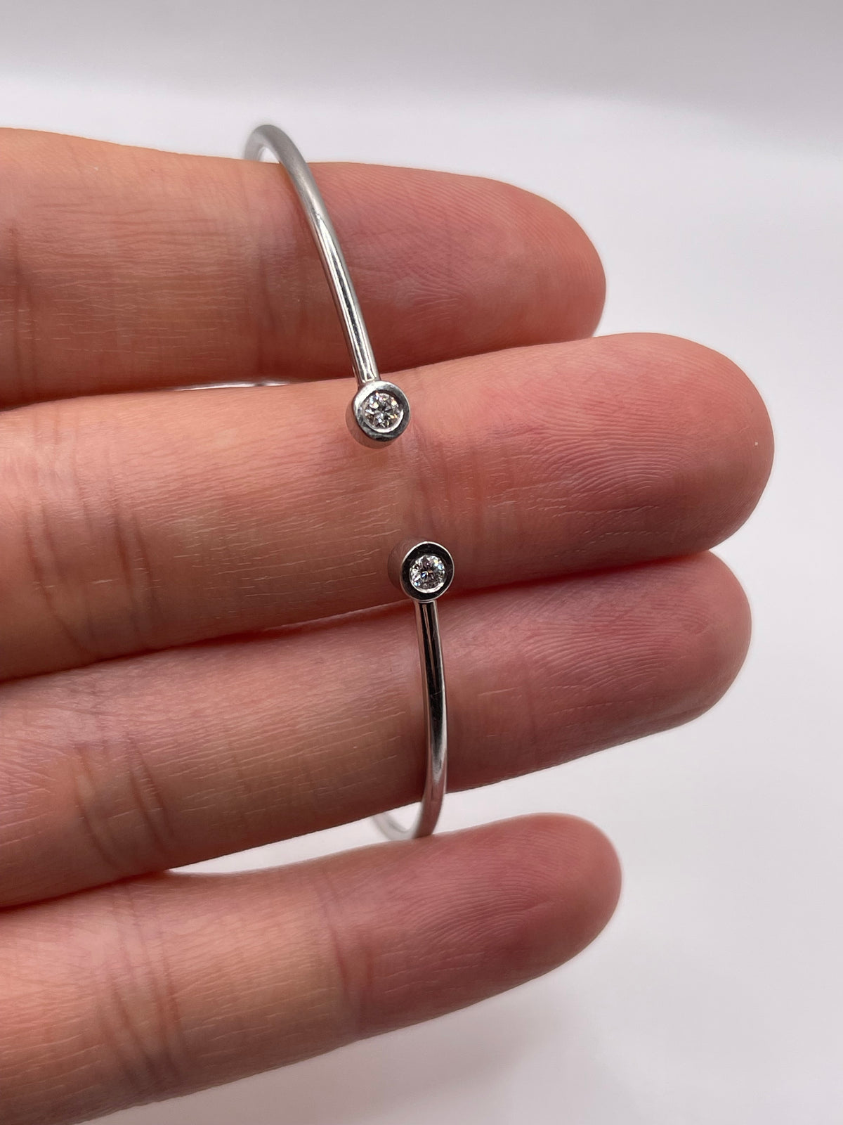 18ct white gold diamond bangle