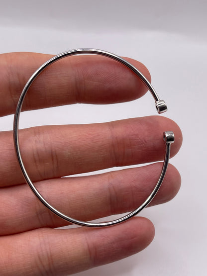 18ct white gold diamond bangle