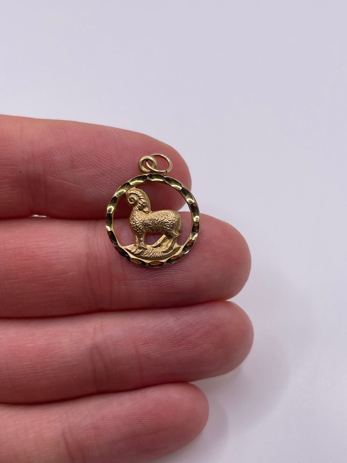 9ct gokd Aries pendant