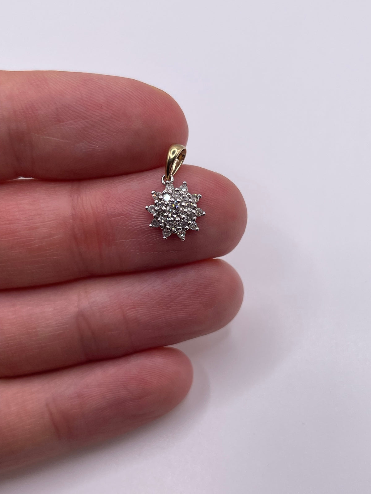 9ct gold diamond cluster pendant