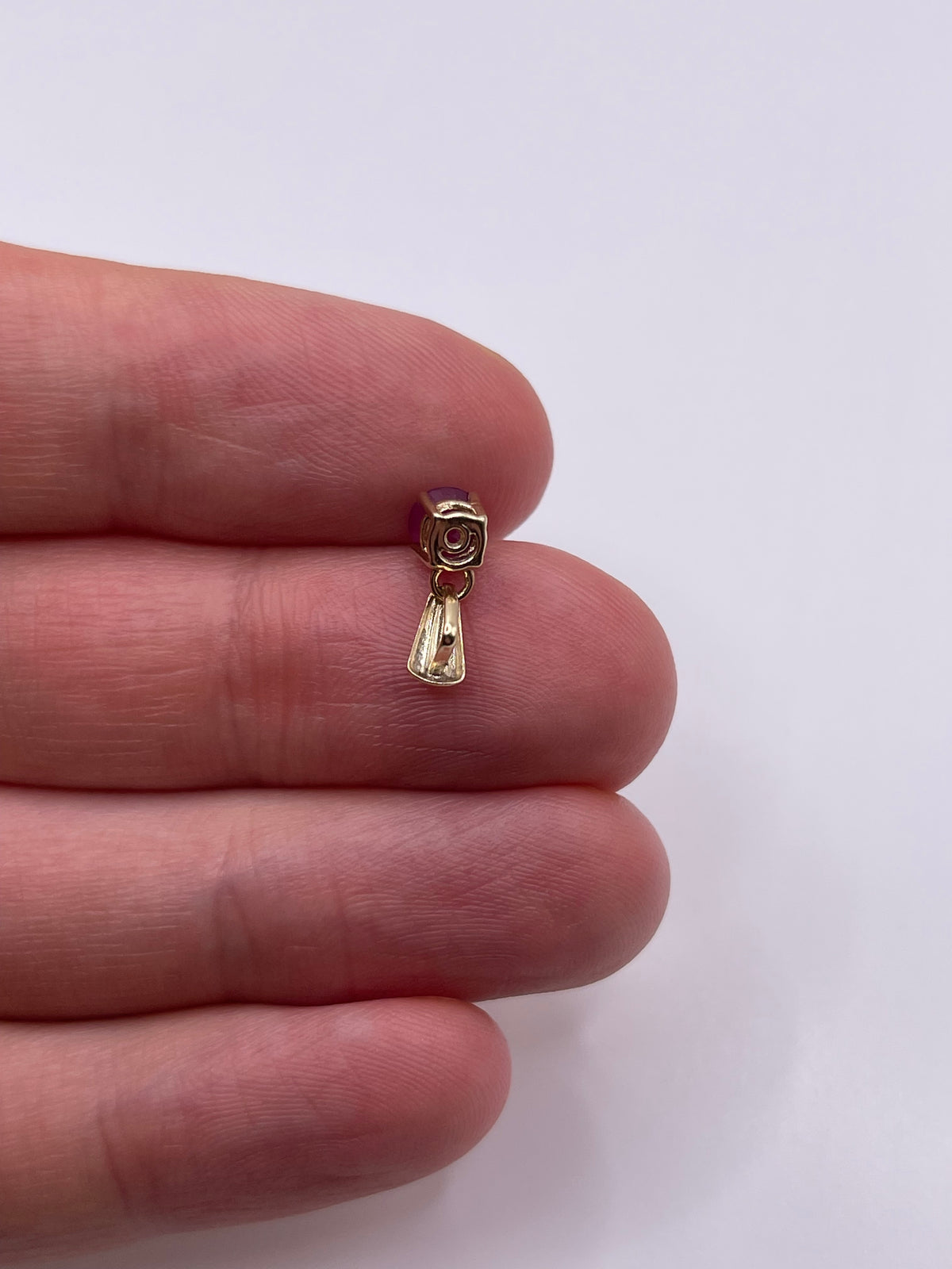 9ct gold ruby pendant