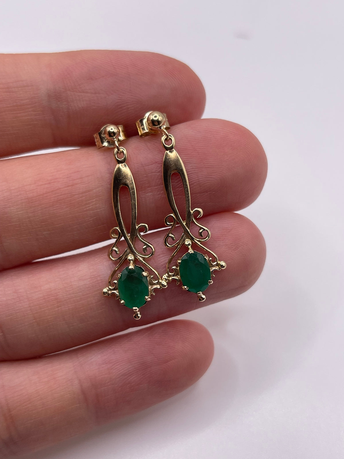 9ct gold emerald earrings