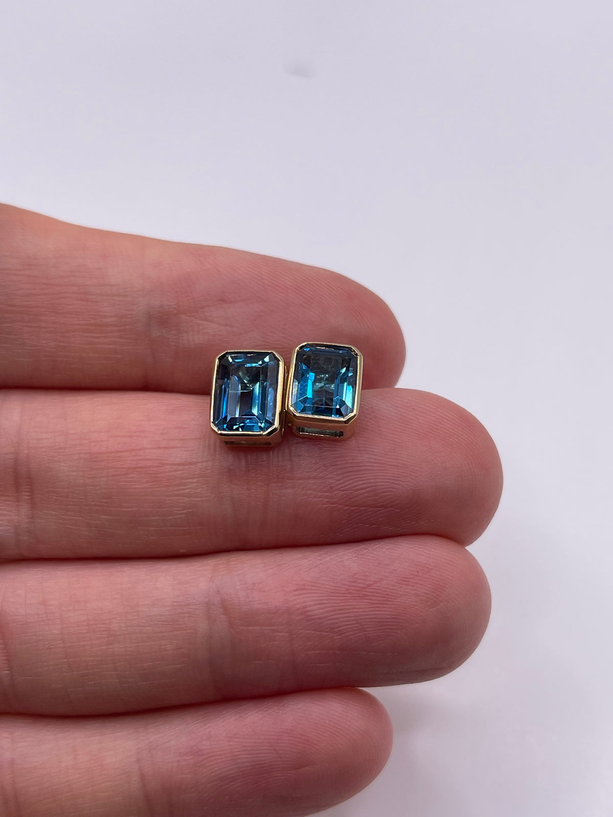 9ct gold blue topaz earrings
