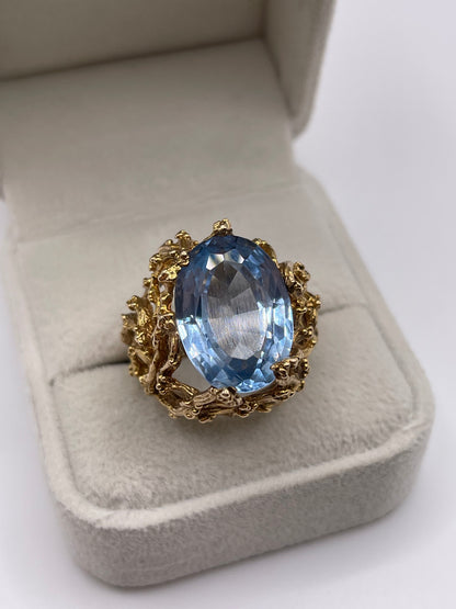 Heavy 9ct gold synthetic spinel ring