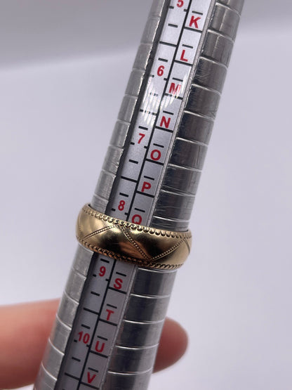 9ct gold patterned band
