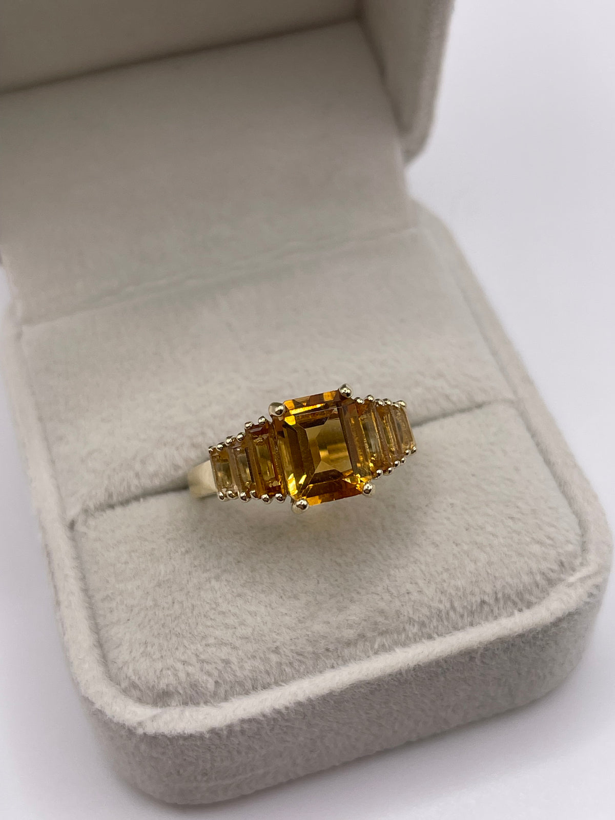9ct gold citrine ring