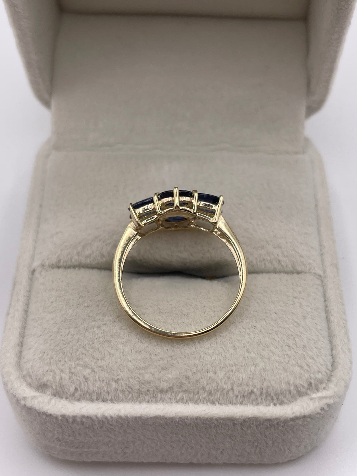 9ct gold sapphire cluster ring