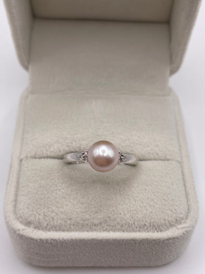 9ct white gold pearl and diamond ring