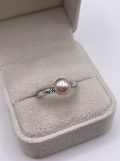 9ct white gold pearl and diamond ring