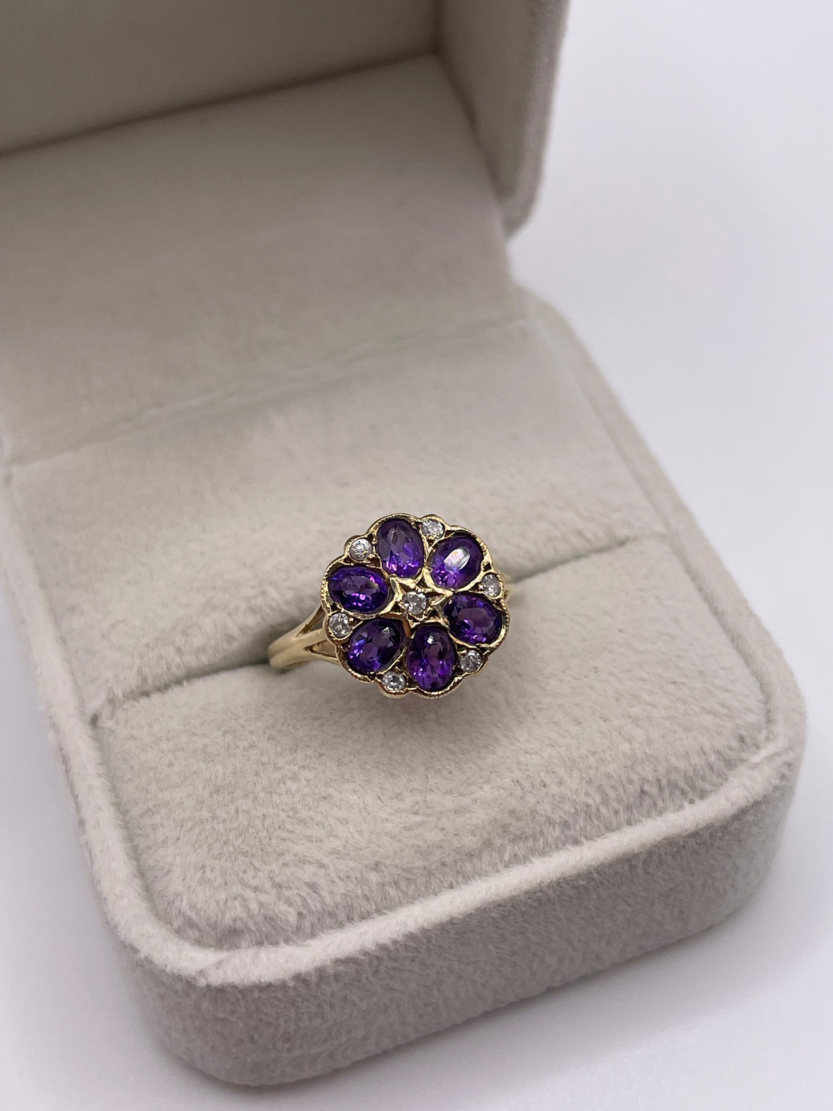 9ct gold amethyst and diamond ring