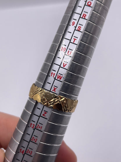 9ct gold patterned band