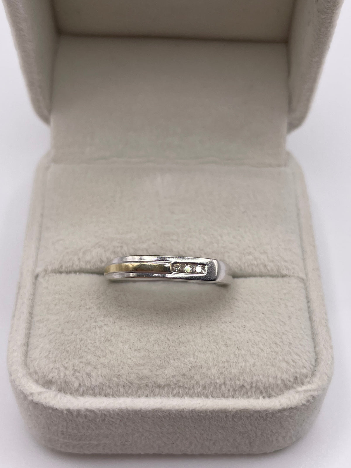 9ct two tone gold diamond ring