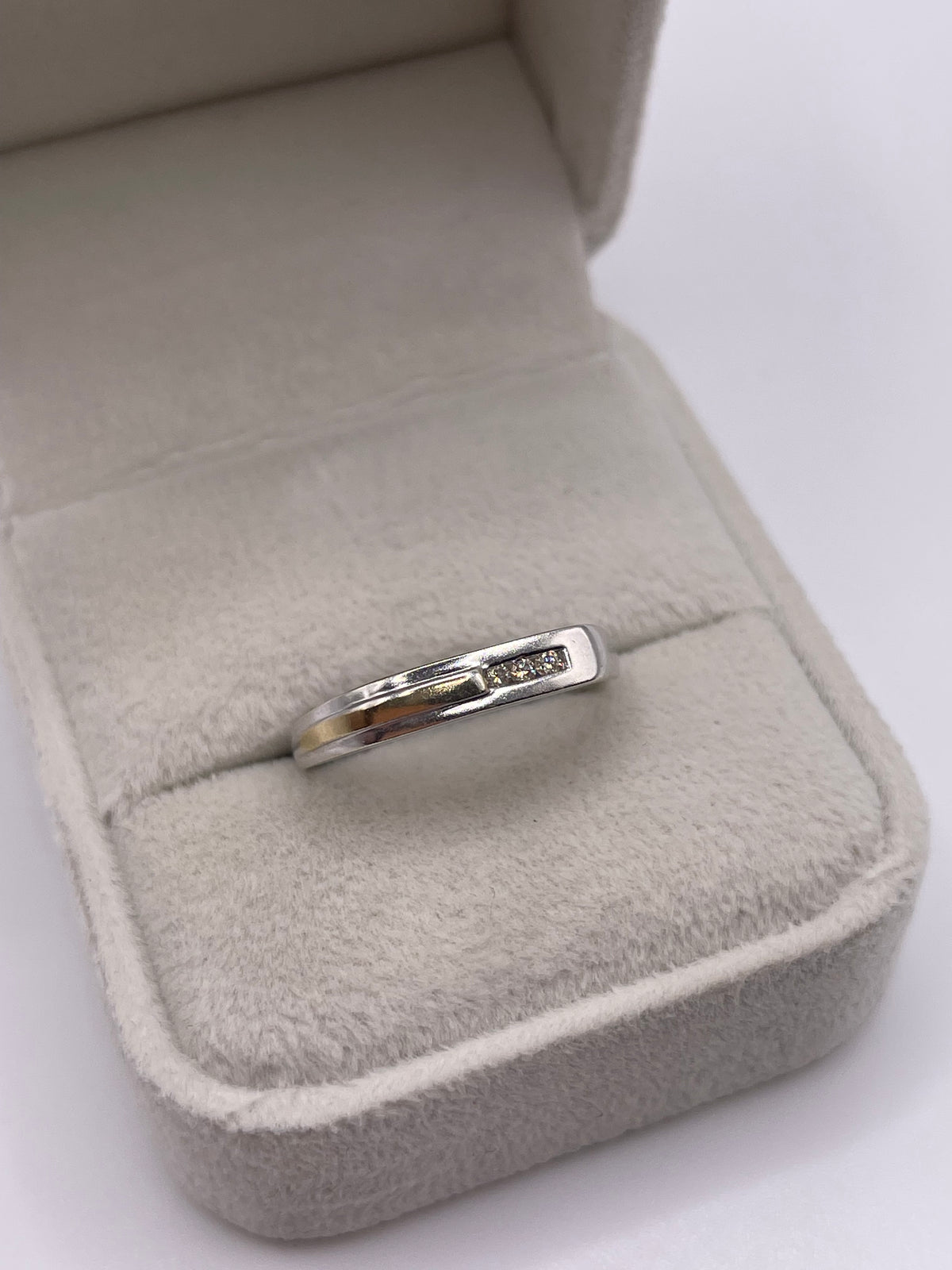 9ct two tone gold diamond ring