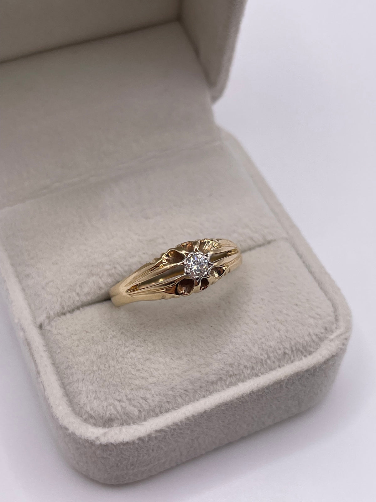 9ct gold diamond gypsy ring