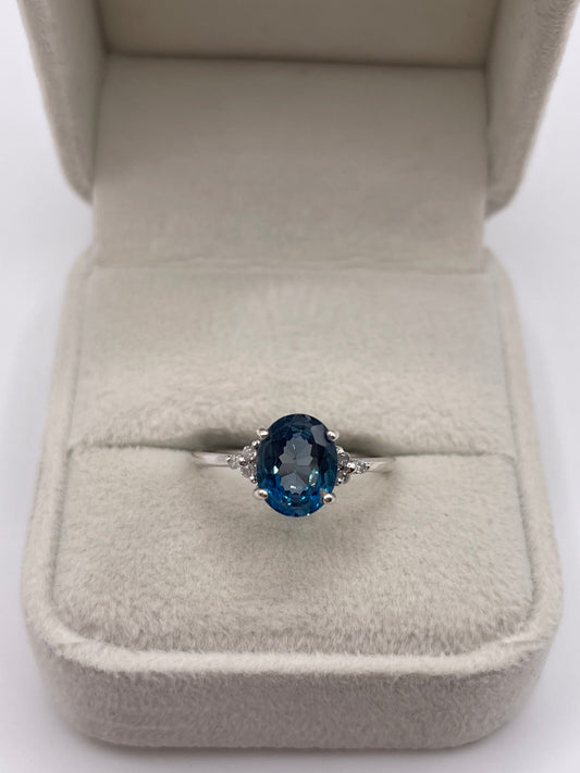9ct white gold topaz and diamond ring