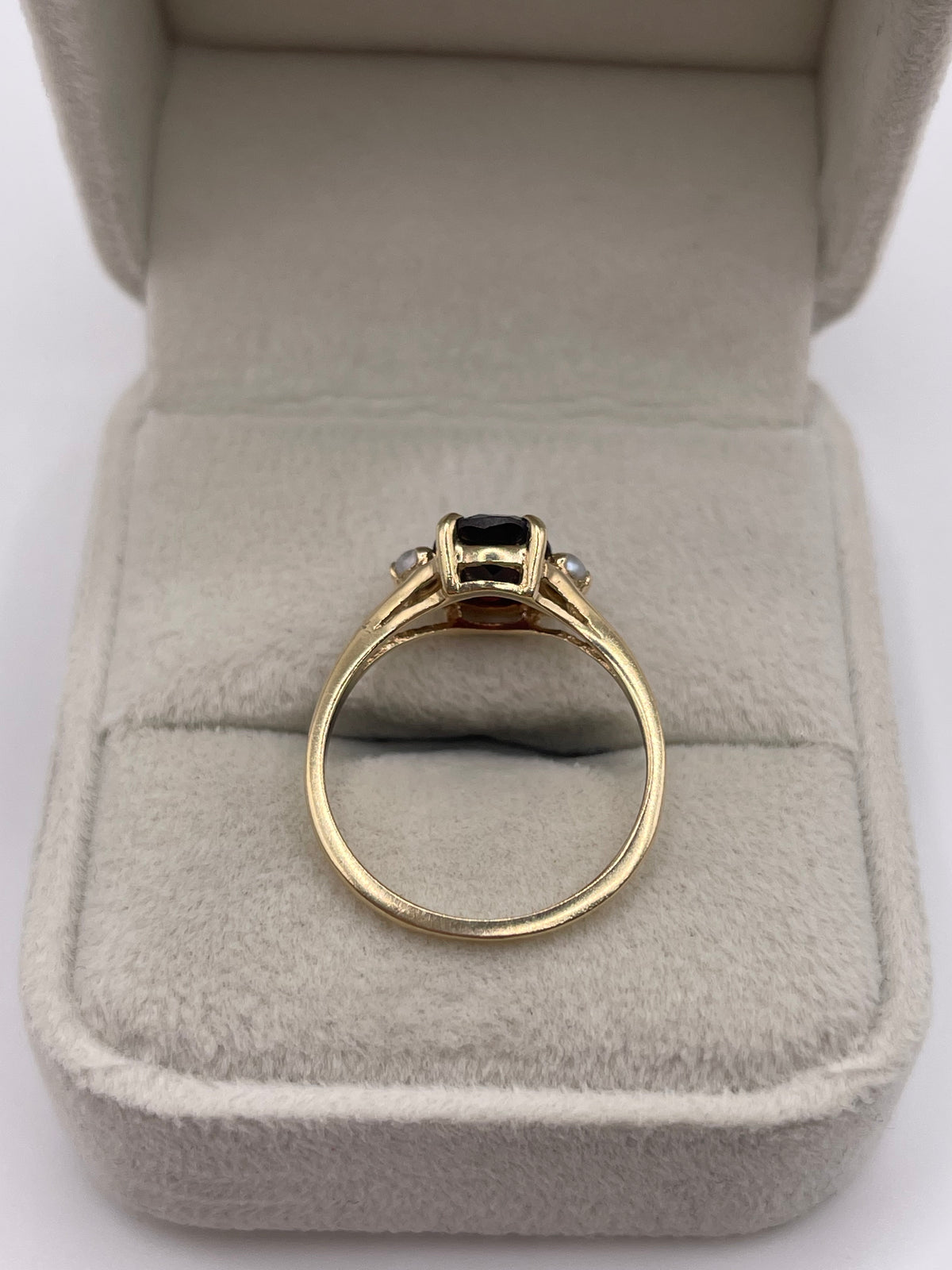9ct gold garnet and pearl ring