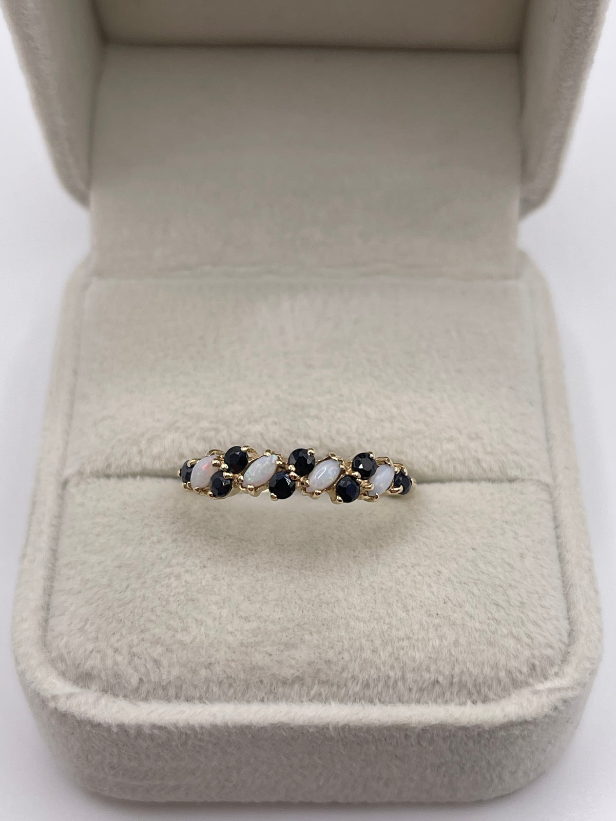 9ct gold opal and sapphire ring