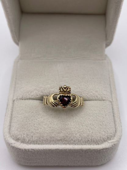 9ct gold garnet claddagh ring