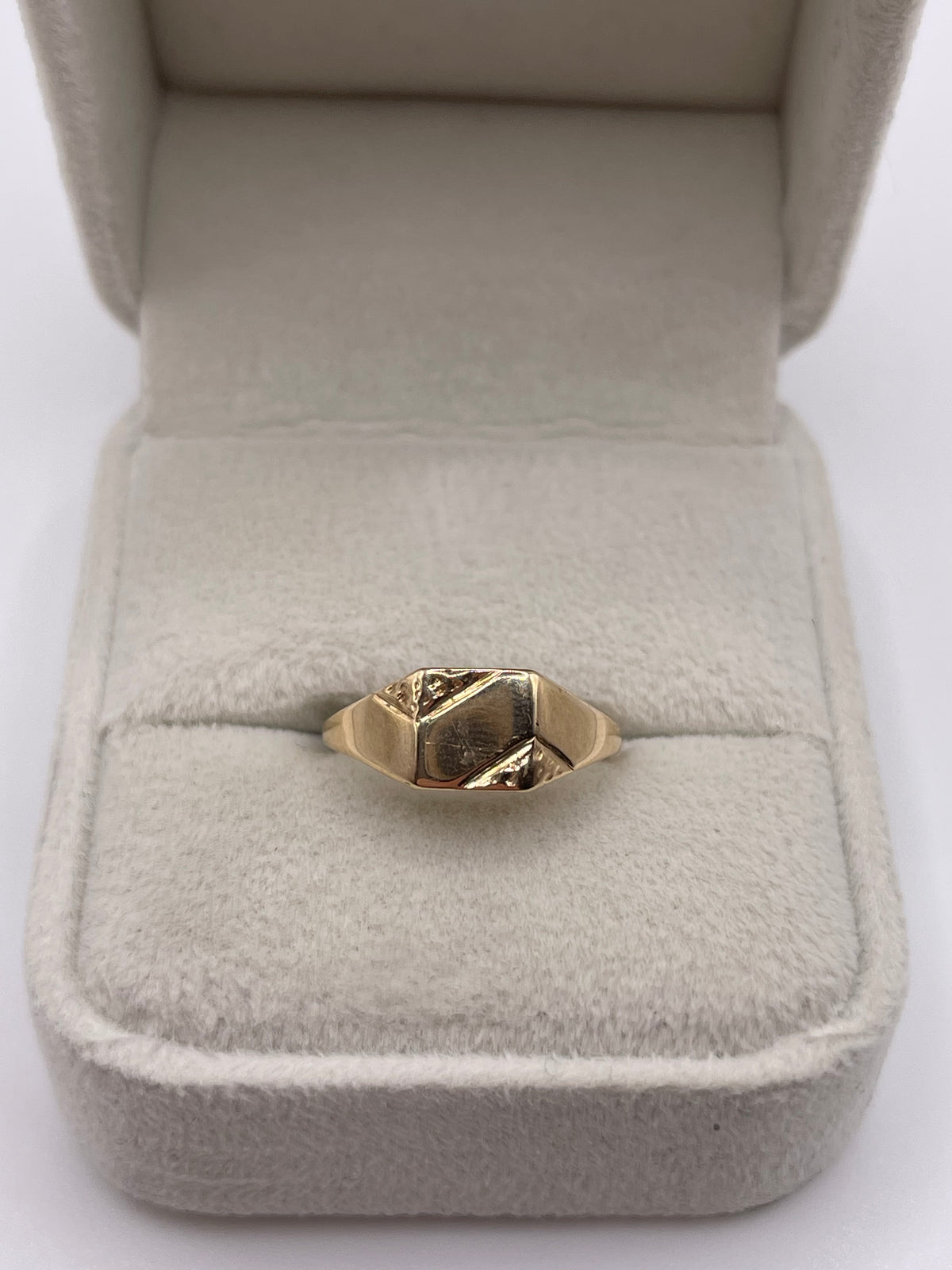 9ct gold signet ring