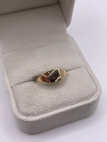 9ct gold signet ring