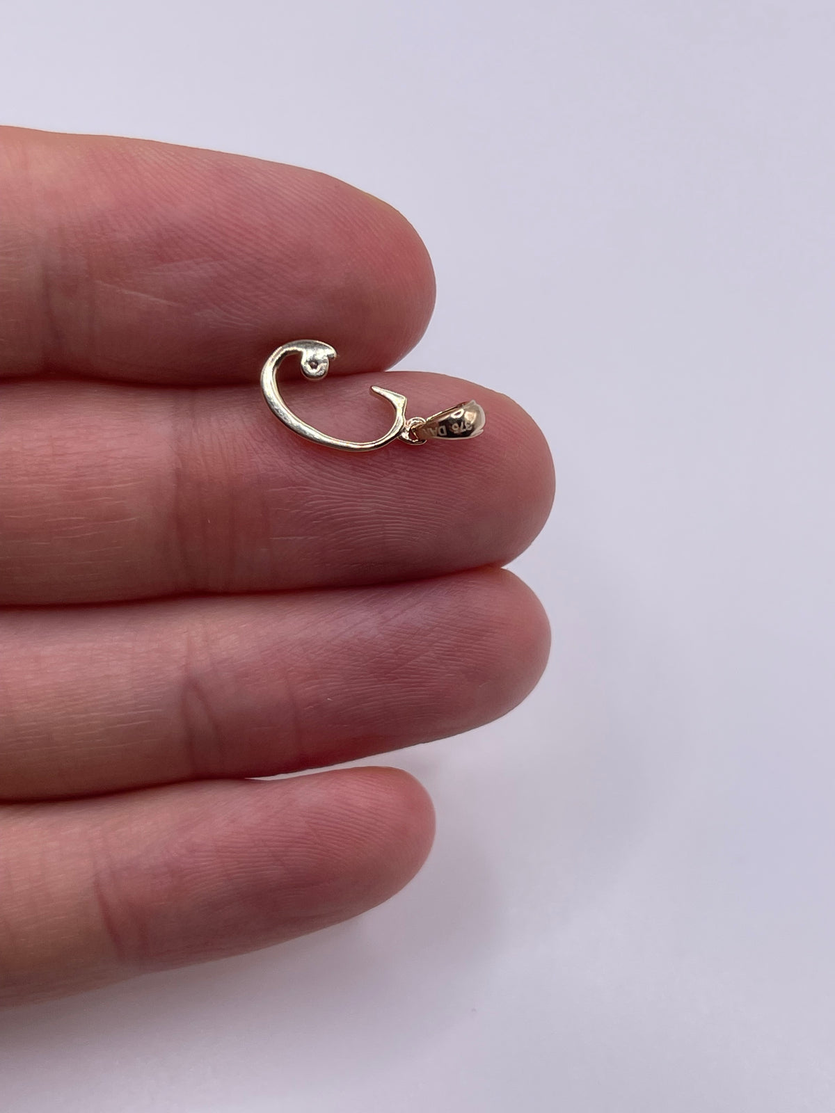 9ct gold diamond initial C pendant
