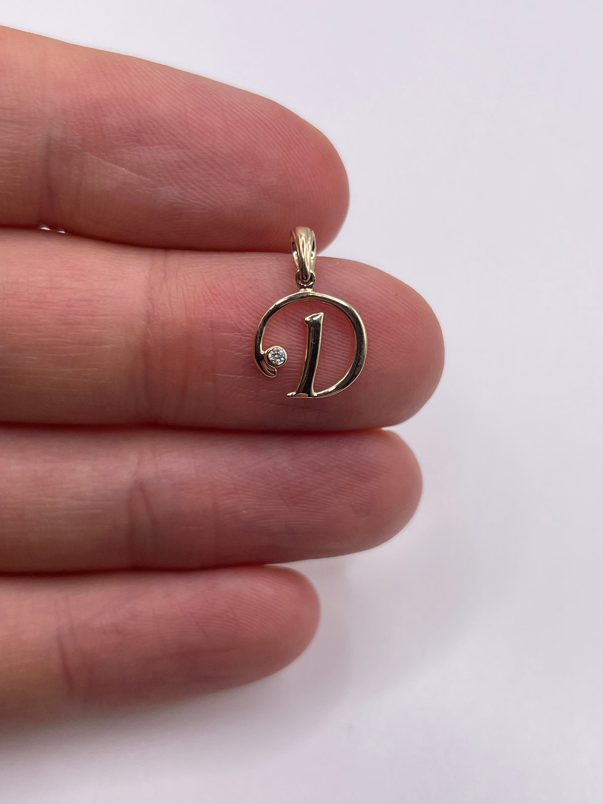 9ct gold diamond initial D pendant