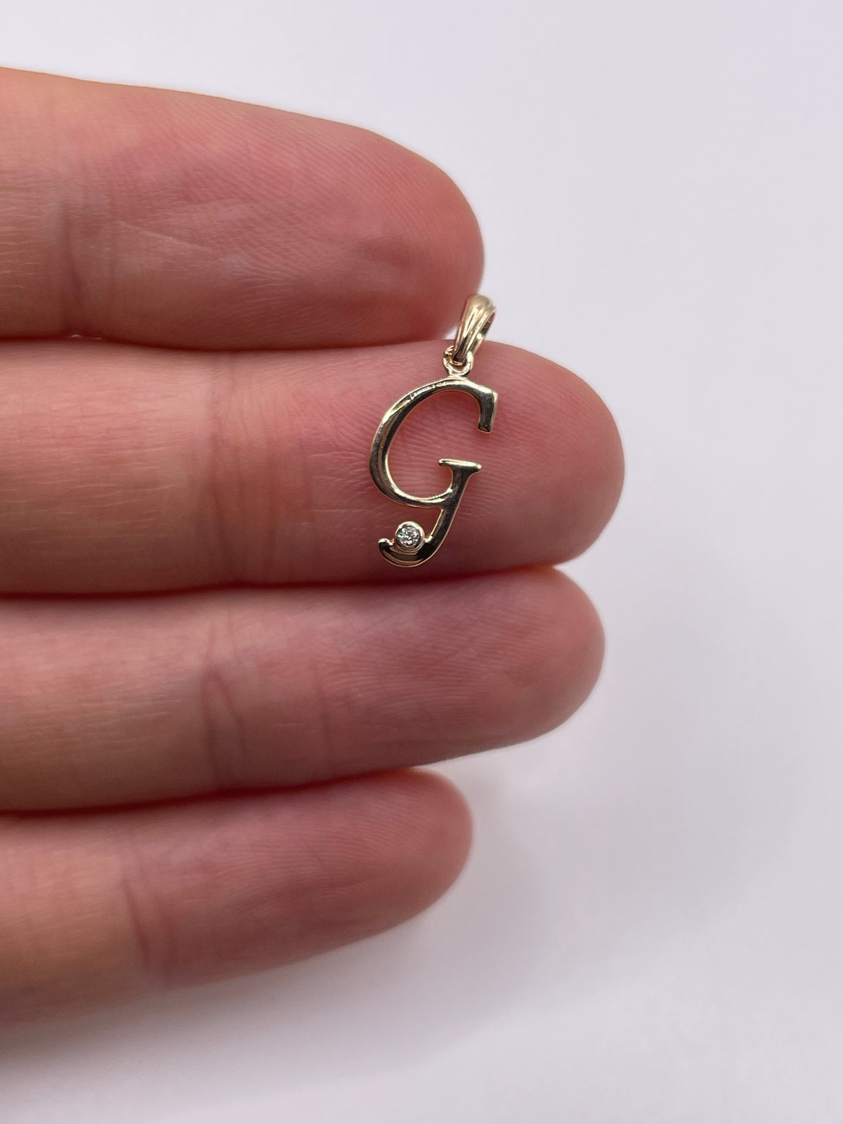 9ct gold diamond initial G pendant