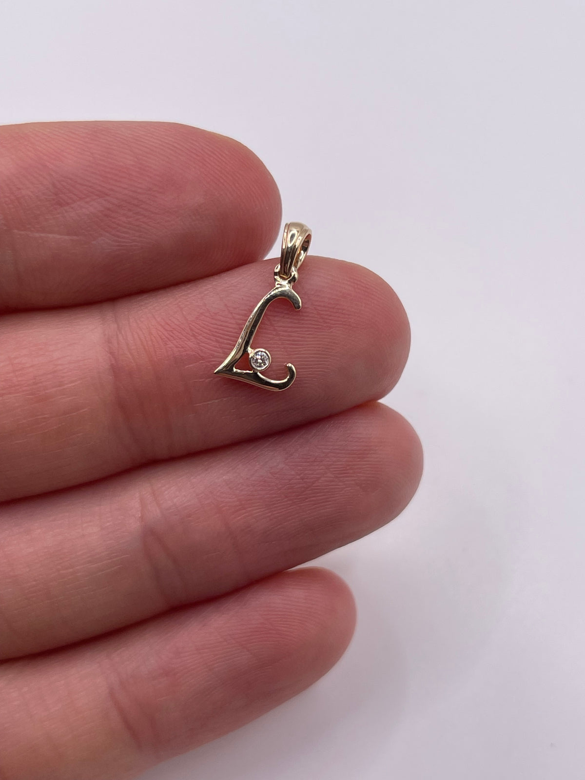 9ct gold diamond initial L pendant