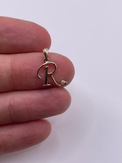 9ct gold diamond initial R pendant