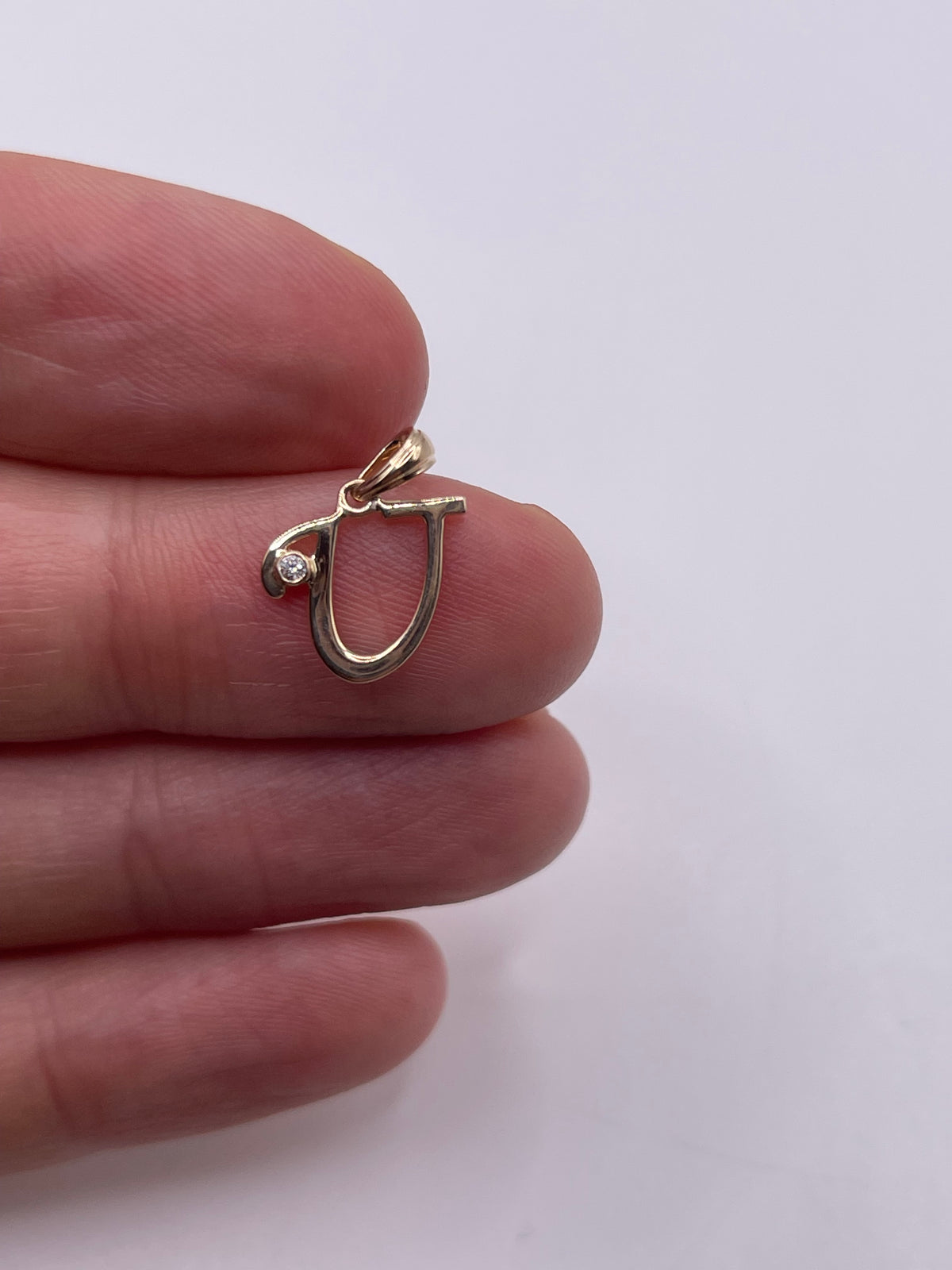 9ct gold diamond initial U pendant