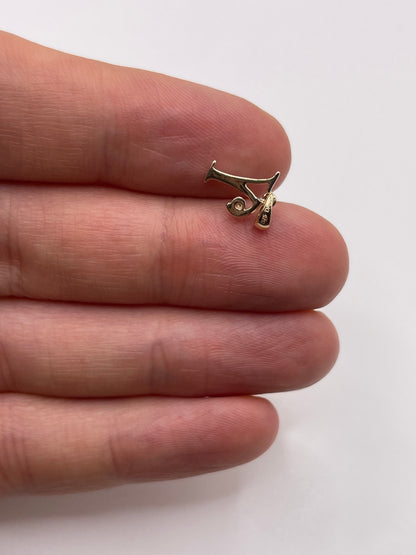 9ct gold diamond initial Y pendant