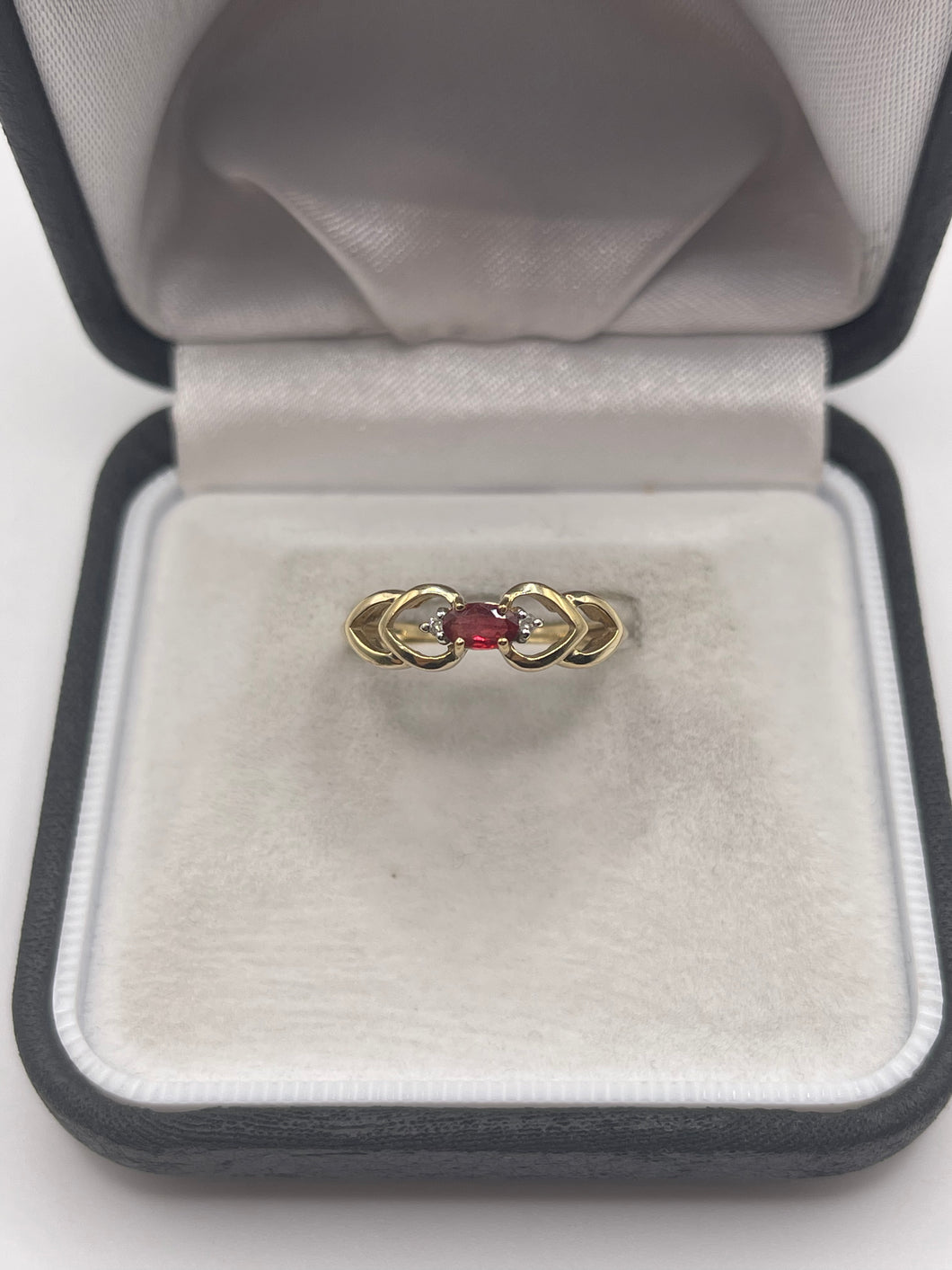 9ct gold spinel and diamond ring