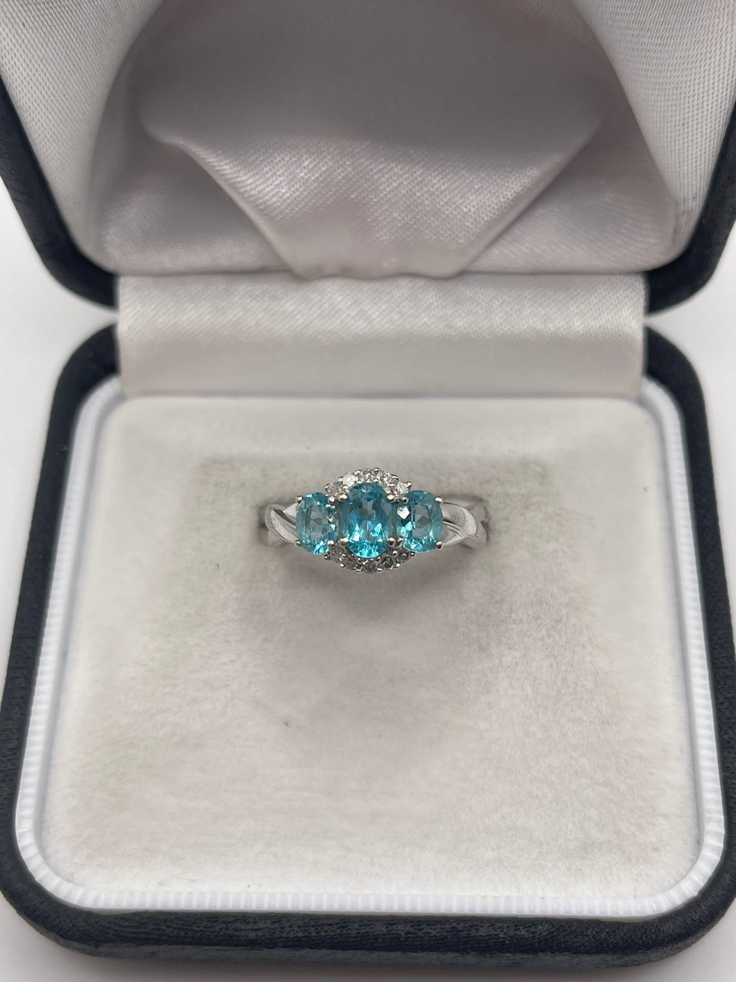 9ct white gold blue apatite and diamond ring