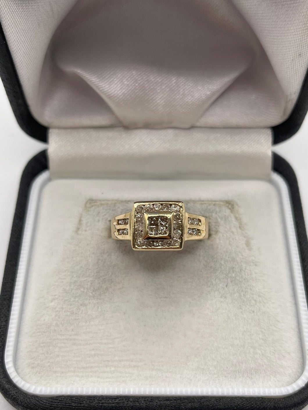 9ct gold diamond ring