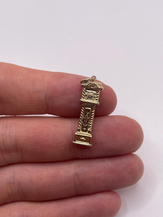9ct gold grandfather clock charm