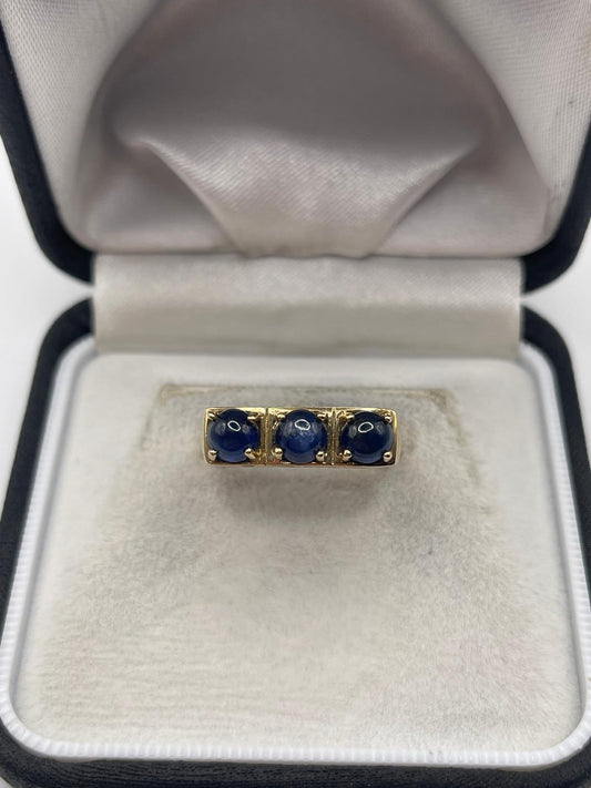 9ct gold cabachon sapphire ring