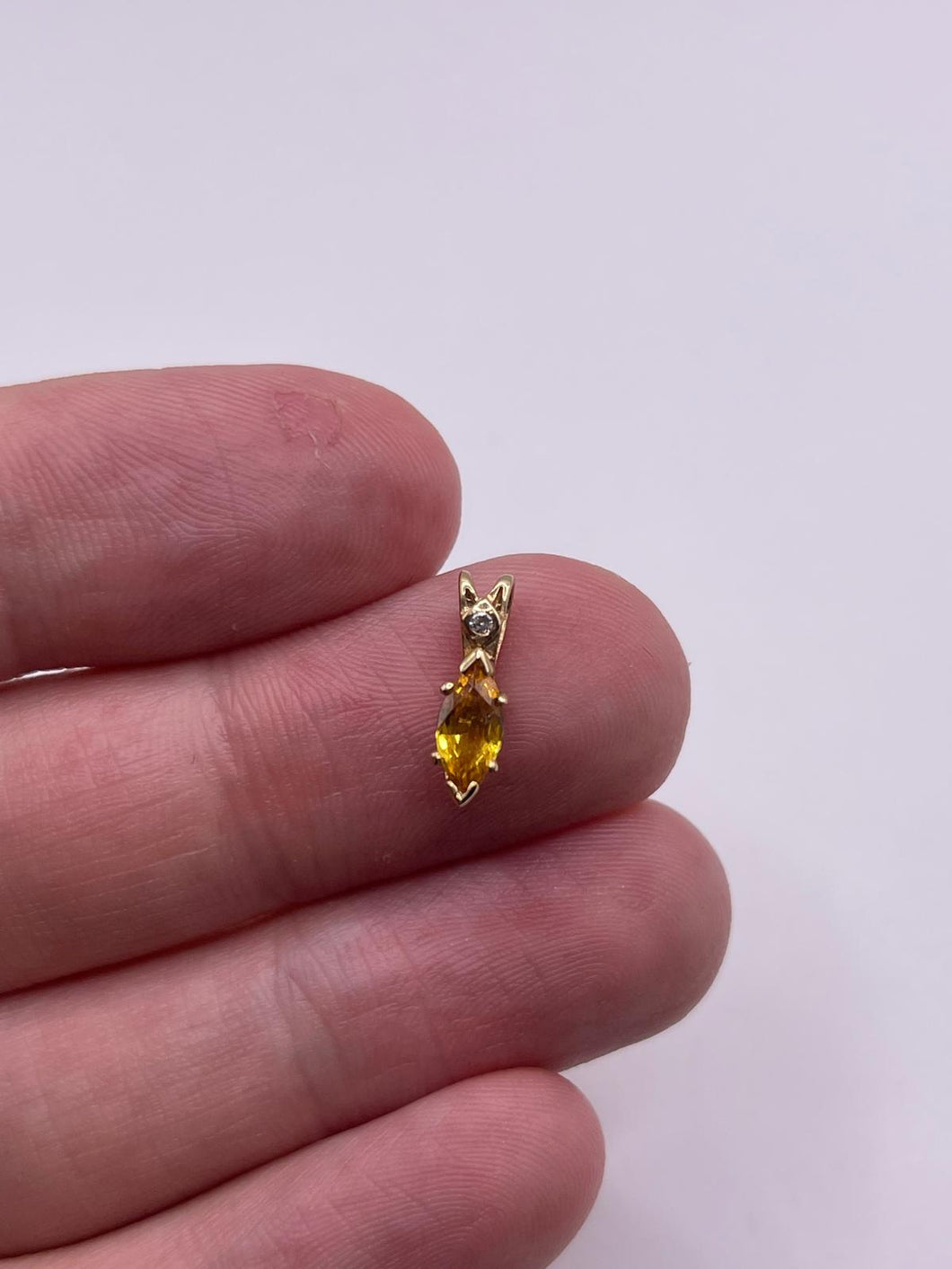 9ct gold yellow sapphire and diamond pendant